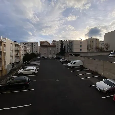 Grand F3 Tres Lumineux, Proche Gare, Avec Parking Proudhon