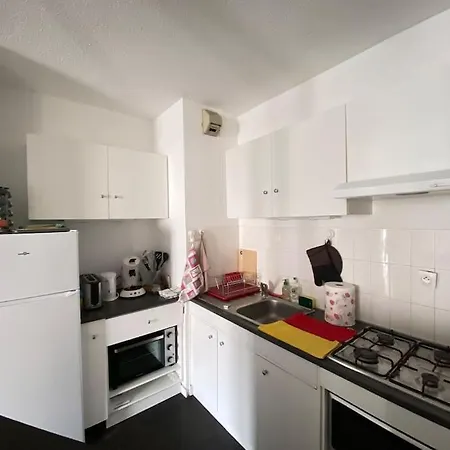 Apartament Grand F3 Tres Lumineux, Proche Gare, Avec Parking Proudhon