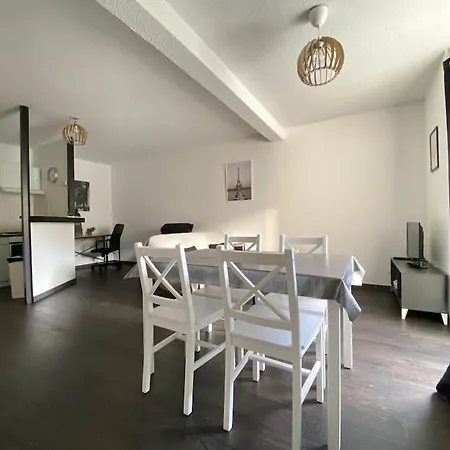 Apartment Grand F3 Tres Lumineux, Proche Gare, Avec Parking Proudhon